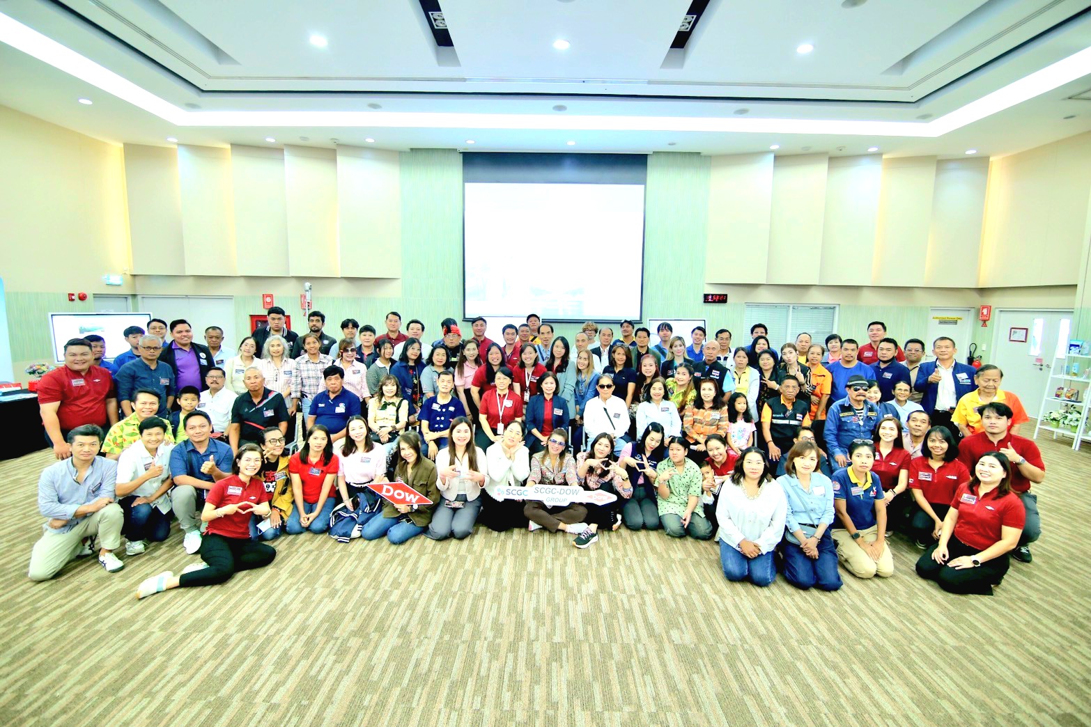>
                                    </a>
                                    <hr class=
